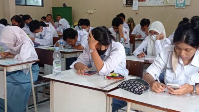 Implementasi Nilai Kejujuran melalui Ujian Sekolah di SMA