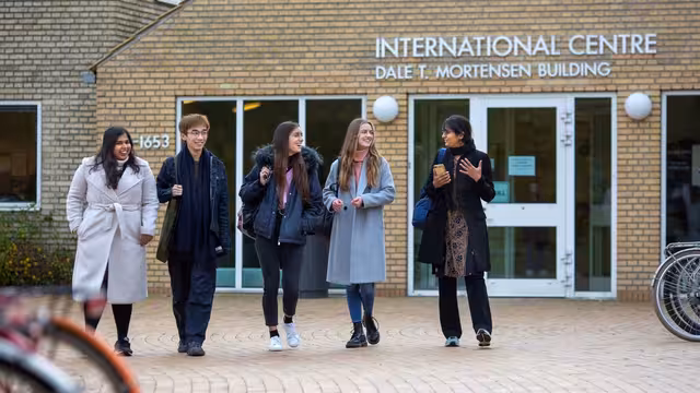 SMA Unggulan di Aarhus: Inovasi & Arsitektur Denmark